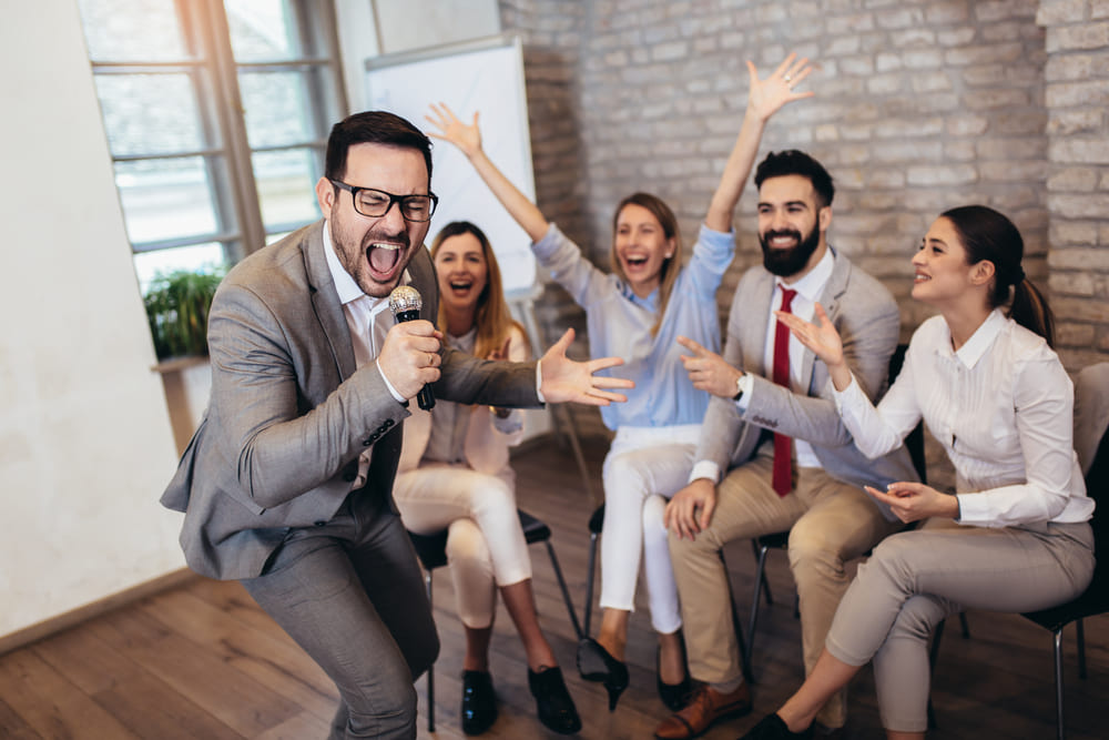 Soirée d'entreprise : animations d'ambiance ou de cohésion